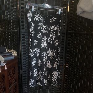 Elegant Black and White Floral A-Line Skirt